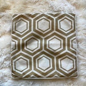 Metallic gold patterned pillow cover